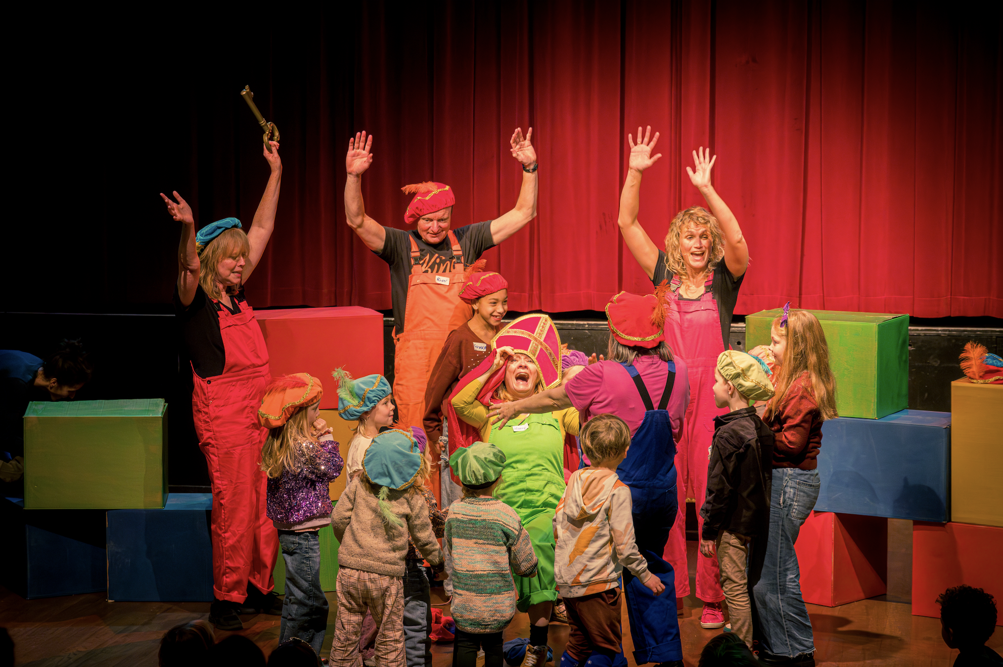 De Buren van Marlies spelen een kindervoorstelling in Theater In de Lugt in Rotterdam Overschie